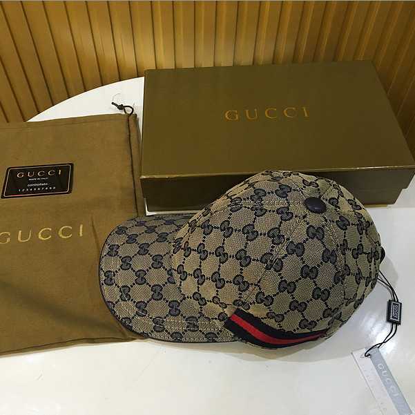Gucci GG Canvas Baseball Hat - FashionPlug
