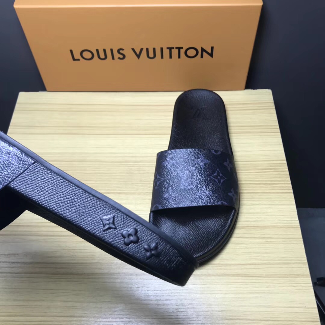 Louis Vuitton Palm Slippers In Balck - FashionPlug