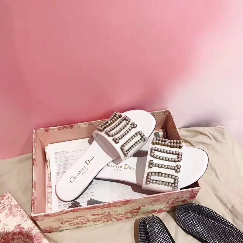 Dior White Slippers - FashionPlug