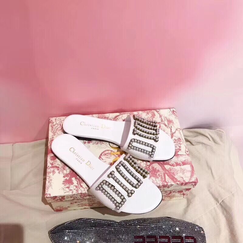 Dior White Slippers - FashionPlug