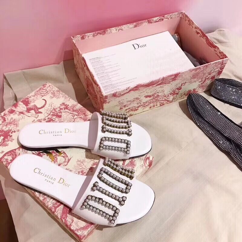 Dior White Slippers - FashionPlug