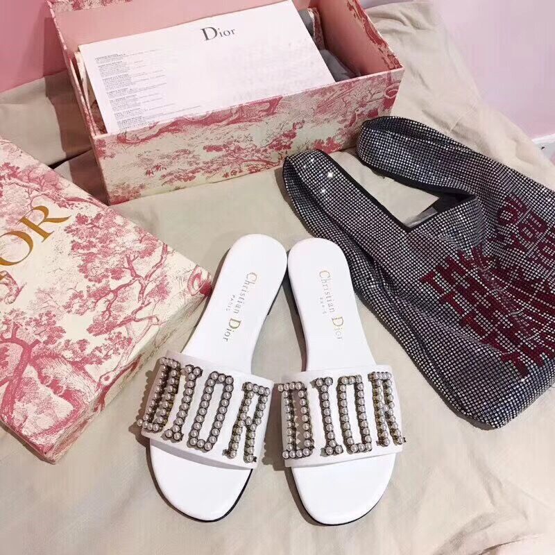 Dior White Slippers - FashionPlug