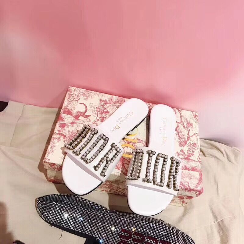 Dior White Slippers - FashionPlug