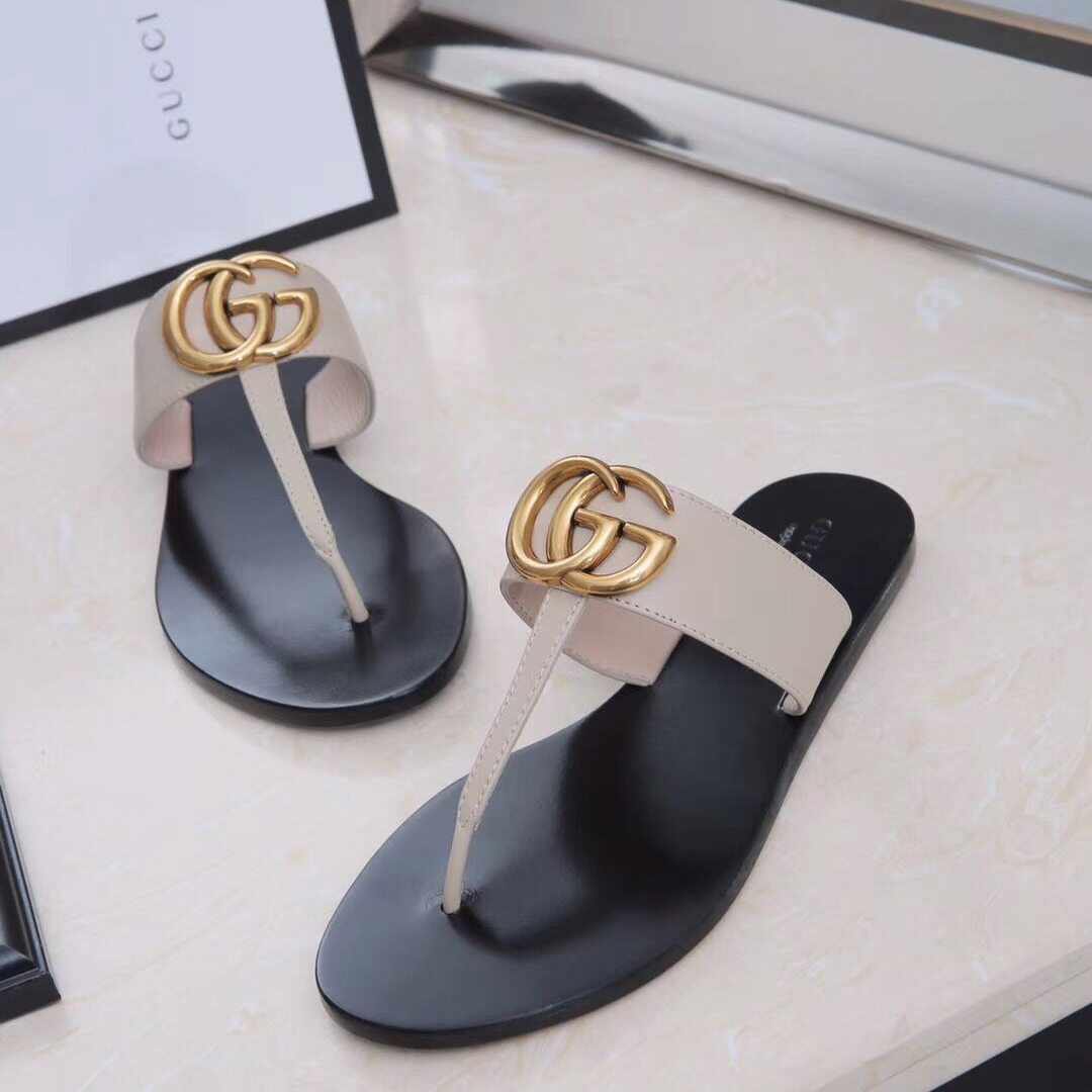 Gucci Leather Thong Sandal With Double G - FashionPlug