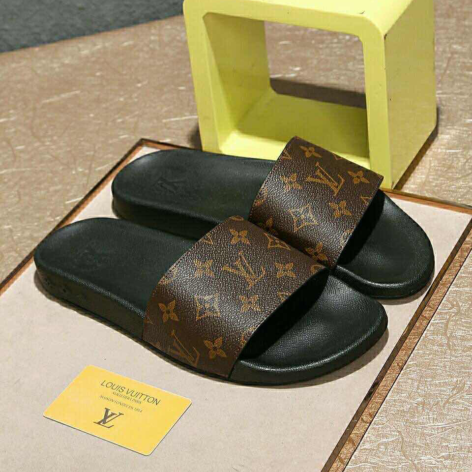 Louis Vuitton Monogram Slippers - FashionPlug