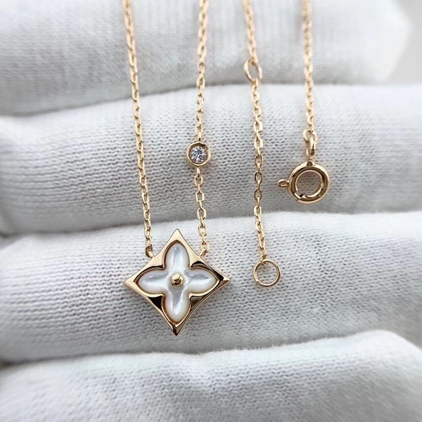 Louis Vuitton Necklace - FashionPlug