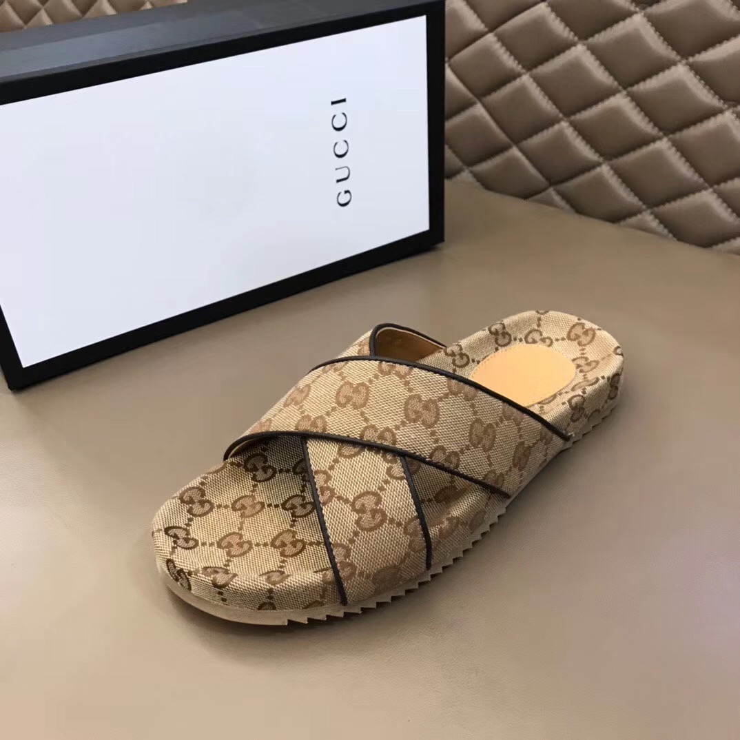 Gucci Men's GG Slide Sandal - FashionPlug