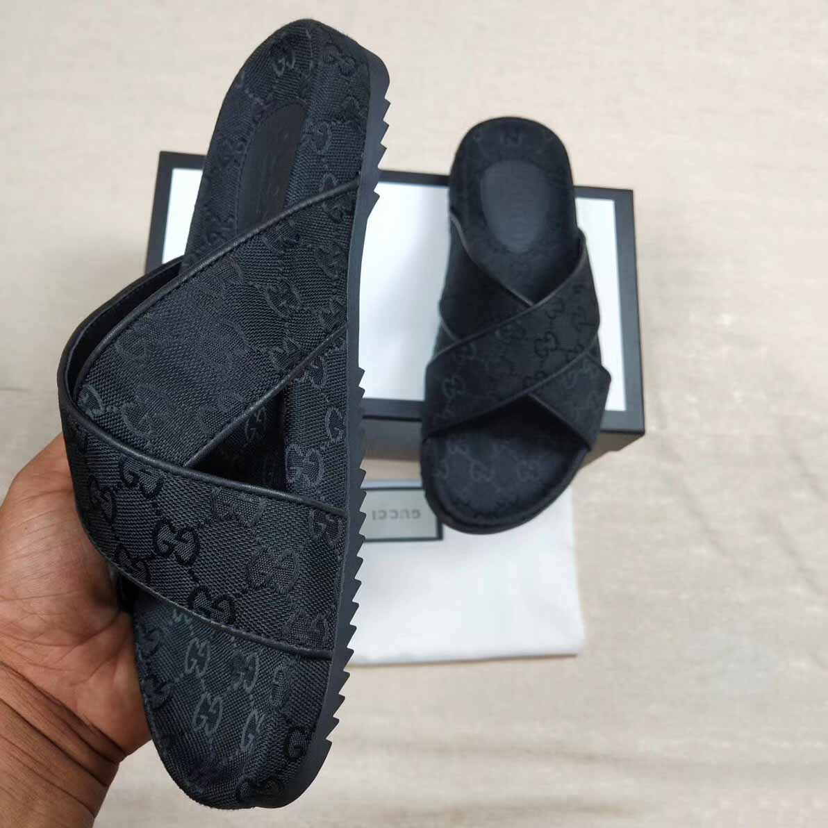 Gucci Men's GG Slide Sandal - FashionPlug