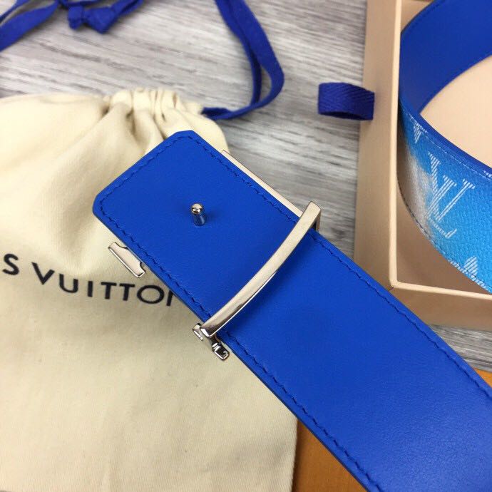 Louis Vuitton Shape 40MM Reversible Clouds - FashionPlug