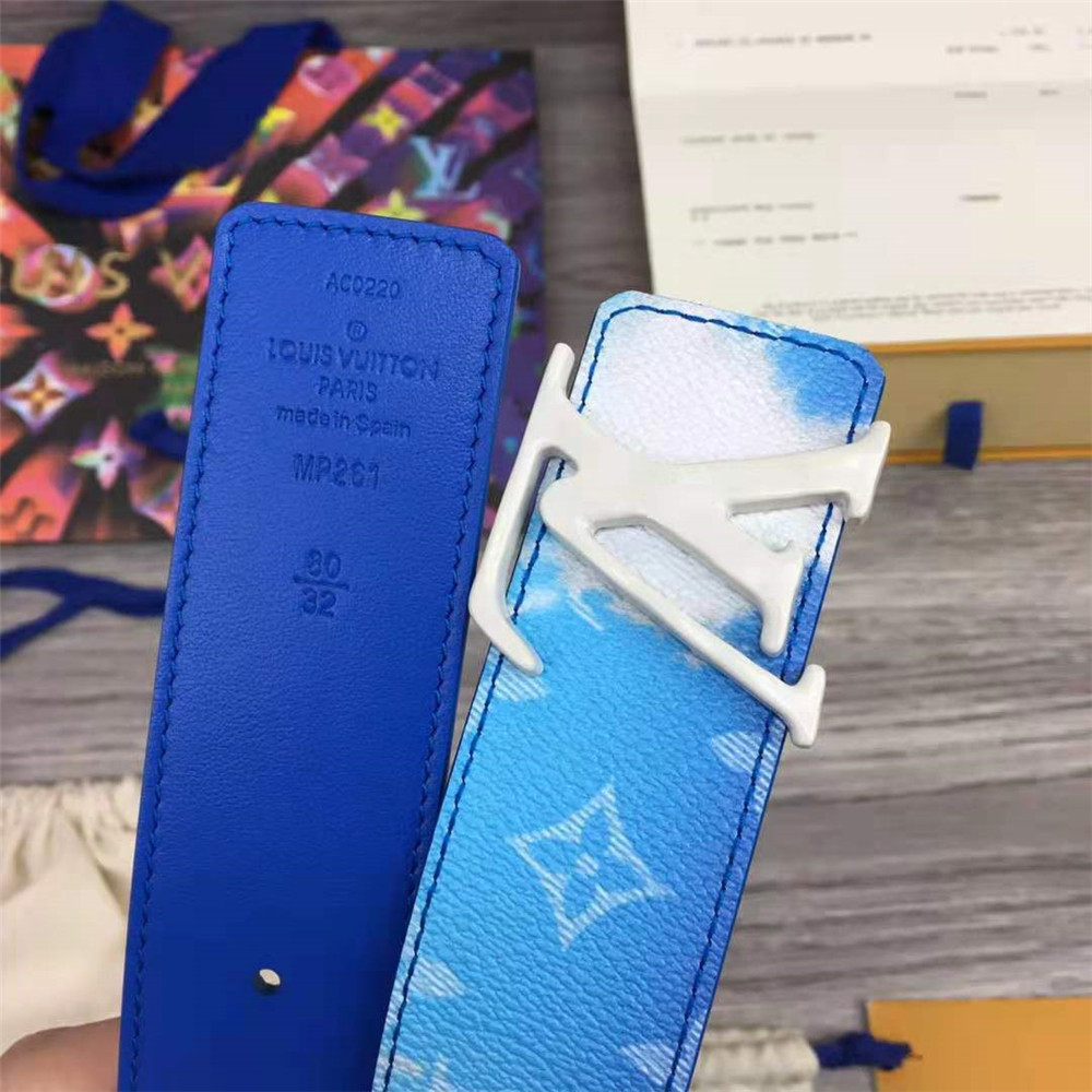 Louis Vuitton LV shape 40mm reversible clouds - FashionPlug
