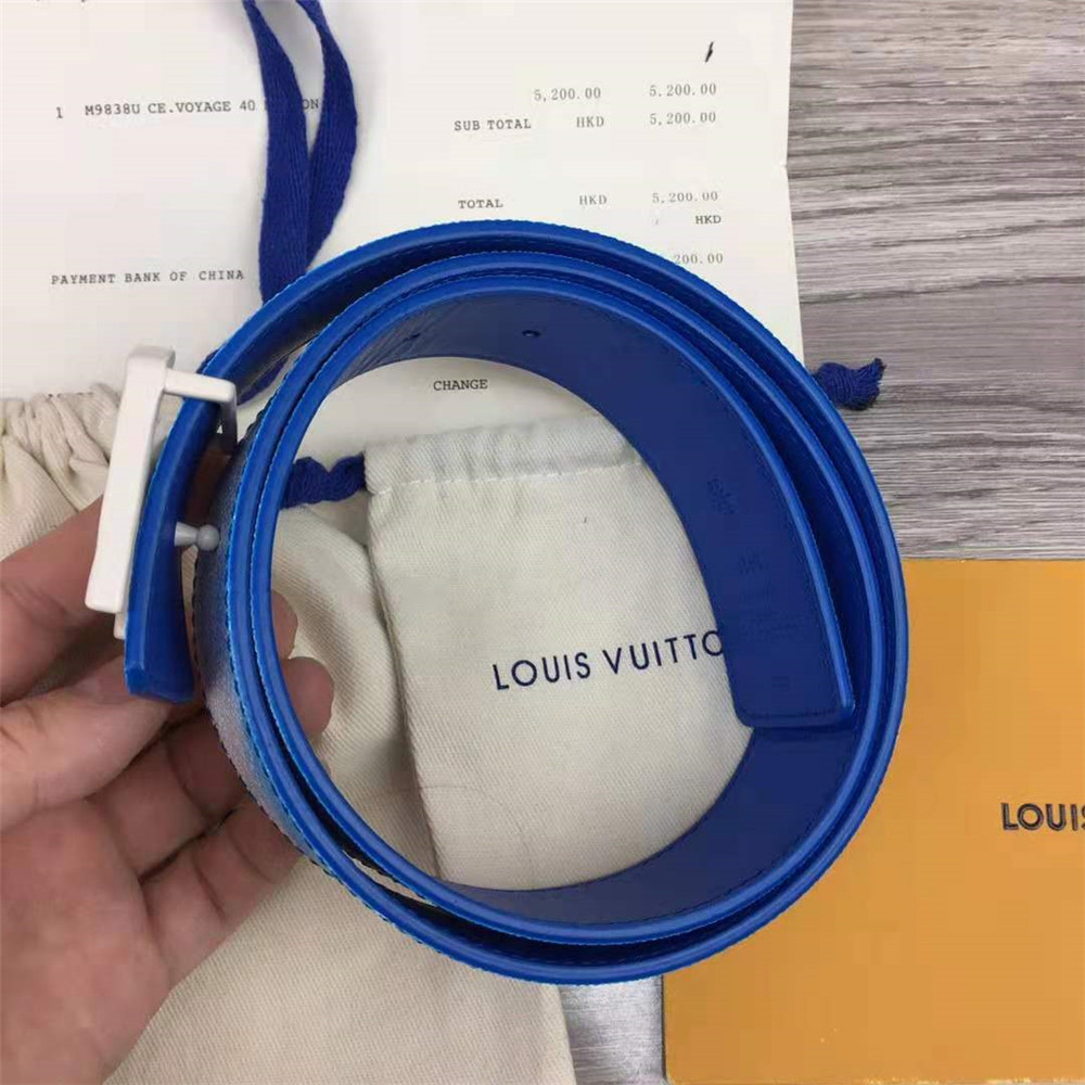 Louis Vuitton LV shape 40mm reversible clouds - FashionPlug