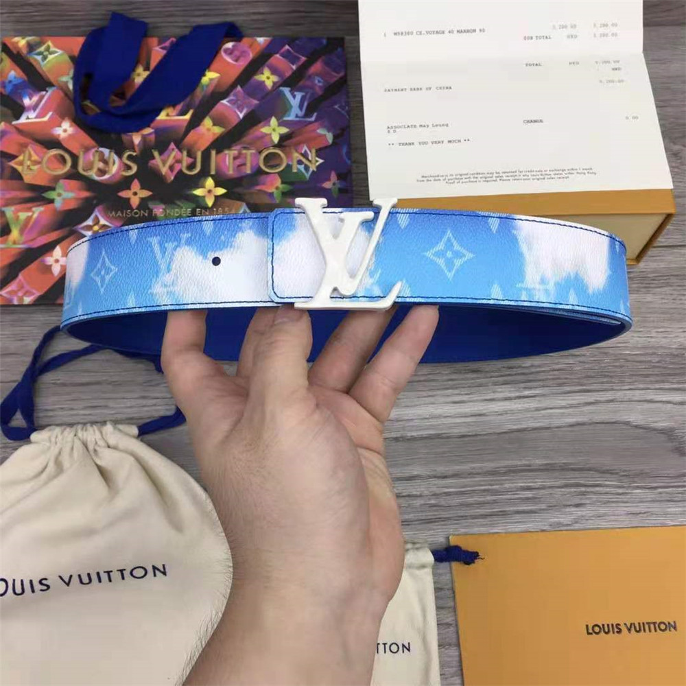 Louis Vuitton LV shape 40mm reversible clouds - FashionPlug