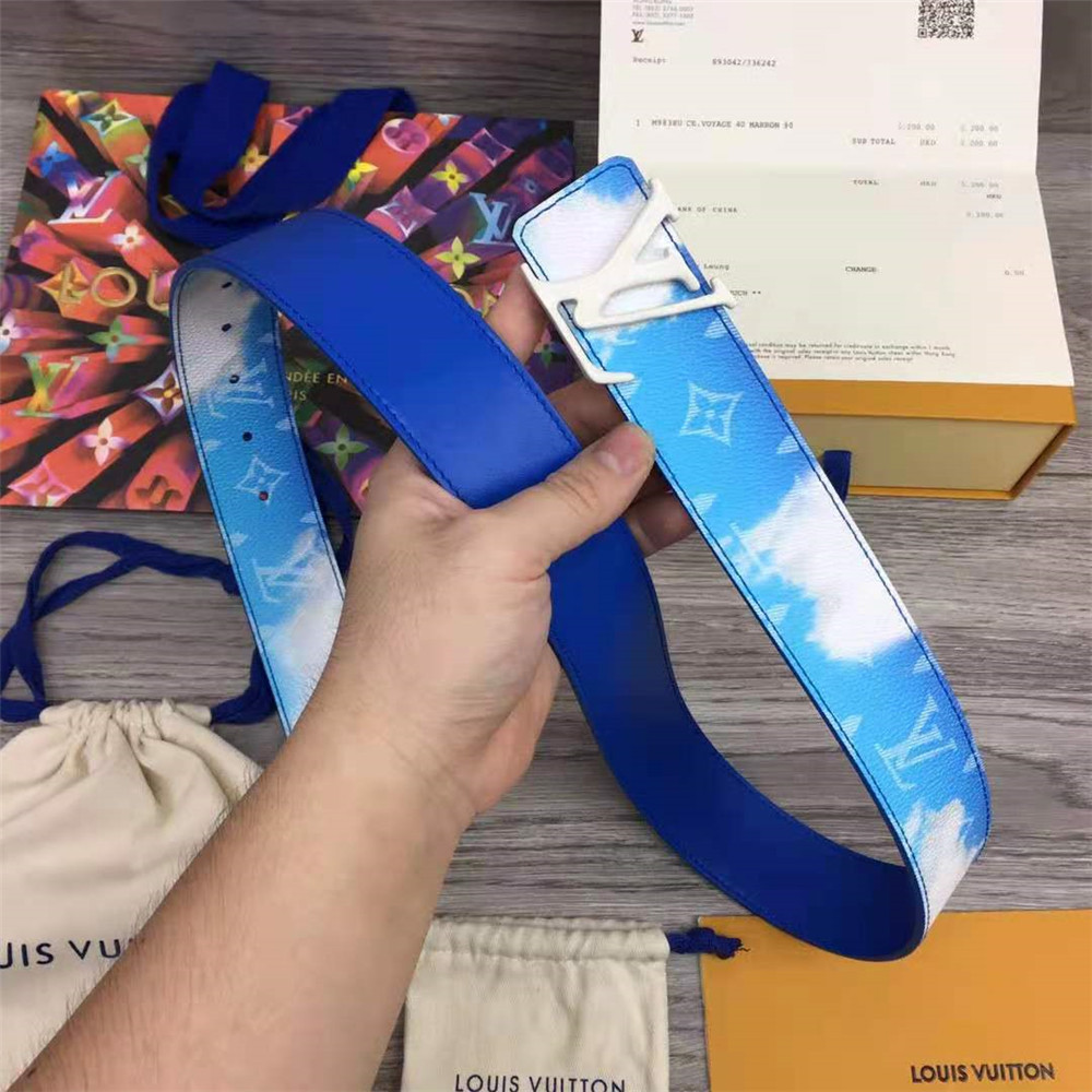 Louis Vuitton LV shape 40mm reversible clouds - FashionPlug