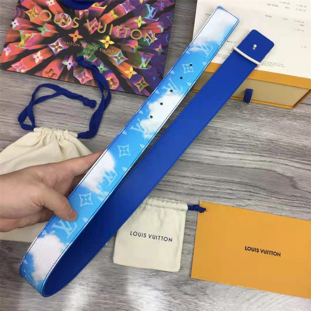 Louis Vuitton LV shape 40mm reversible clouds - FashionPlug