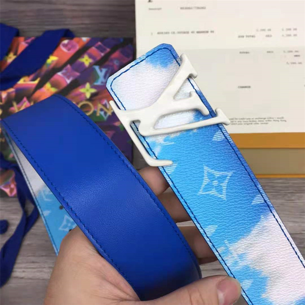 Louis Vuitton LV shape 40mm reversible clouds - FashionPlug