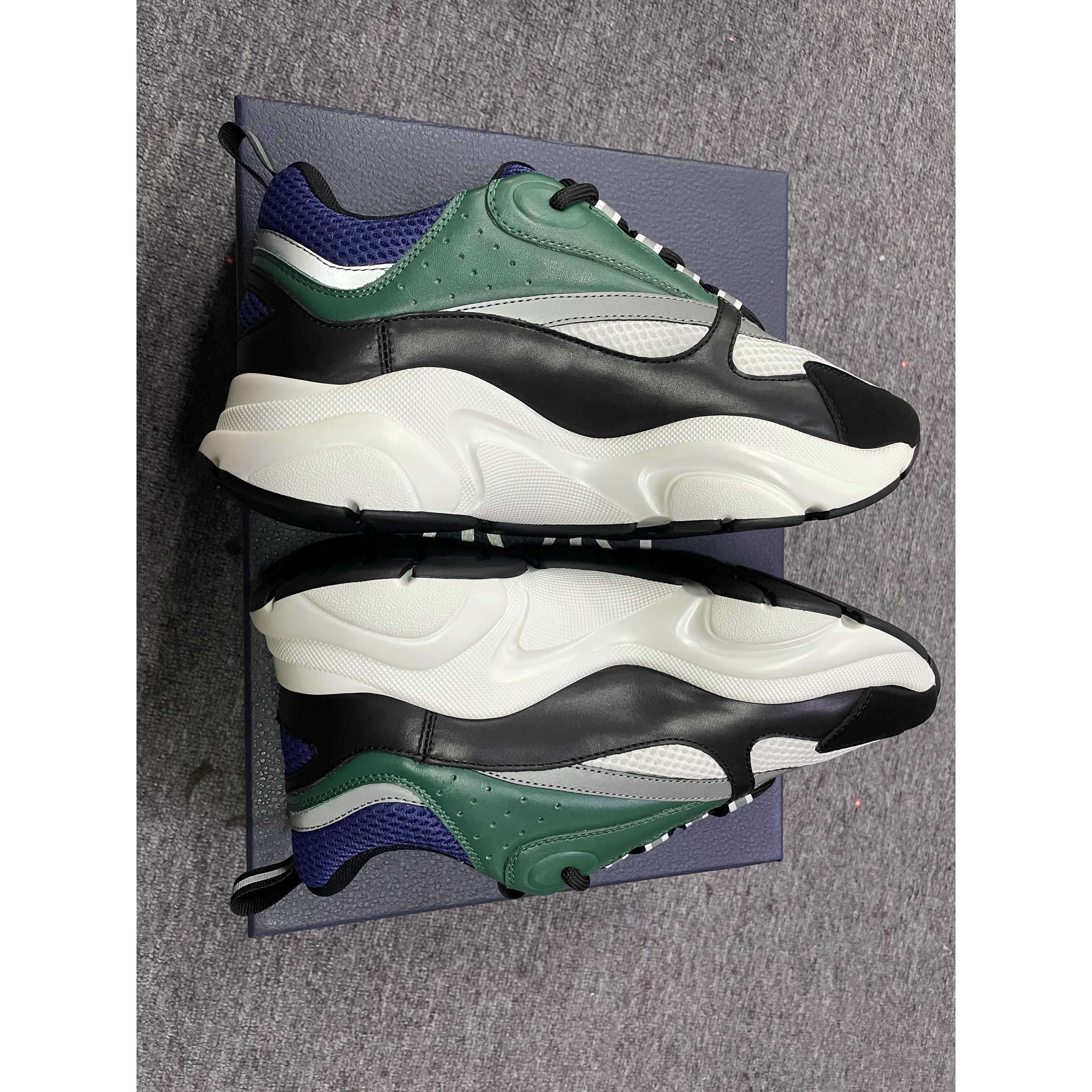 Dior [Limited Version] B22 Sneaker - FashionPlug
