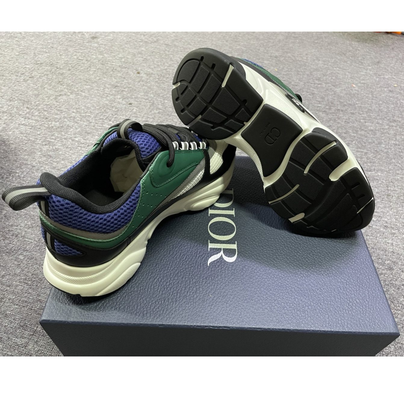 Dior [Limited Version] B22 Sneaker - FashionPlug