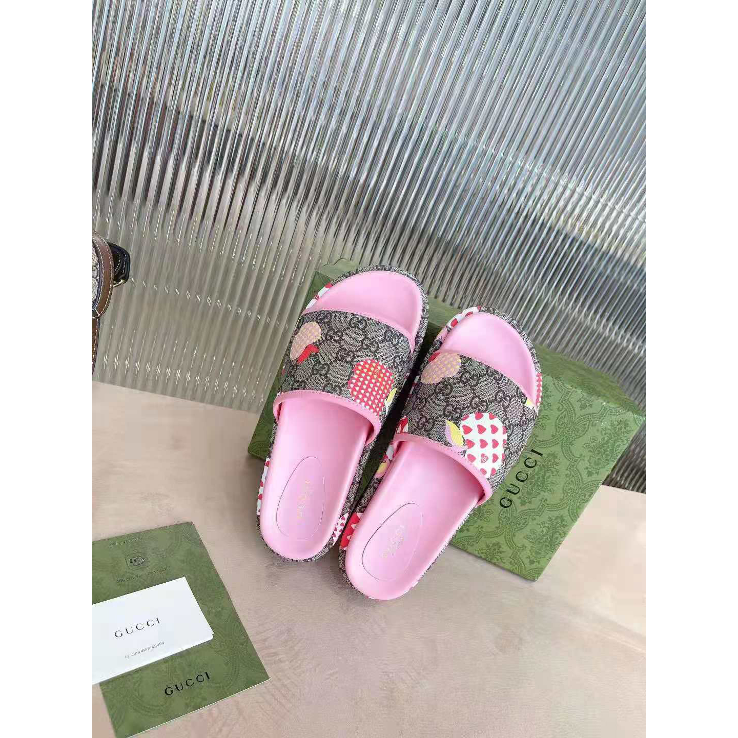Gucci GG Slides - FashionPlug