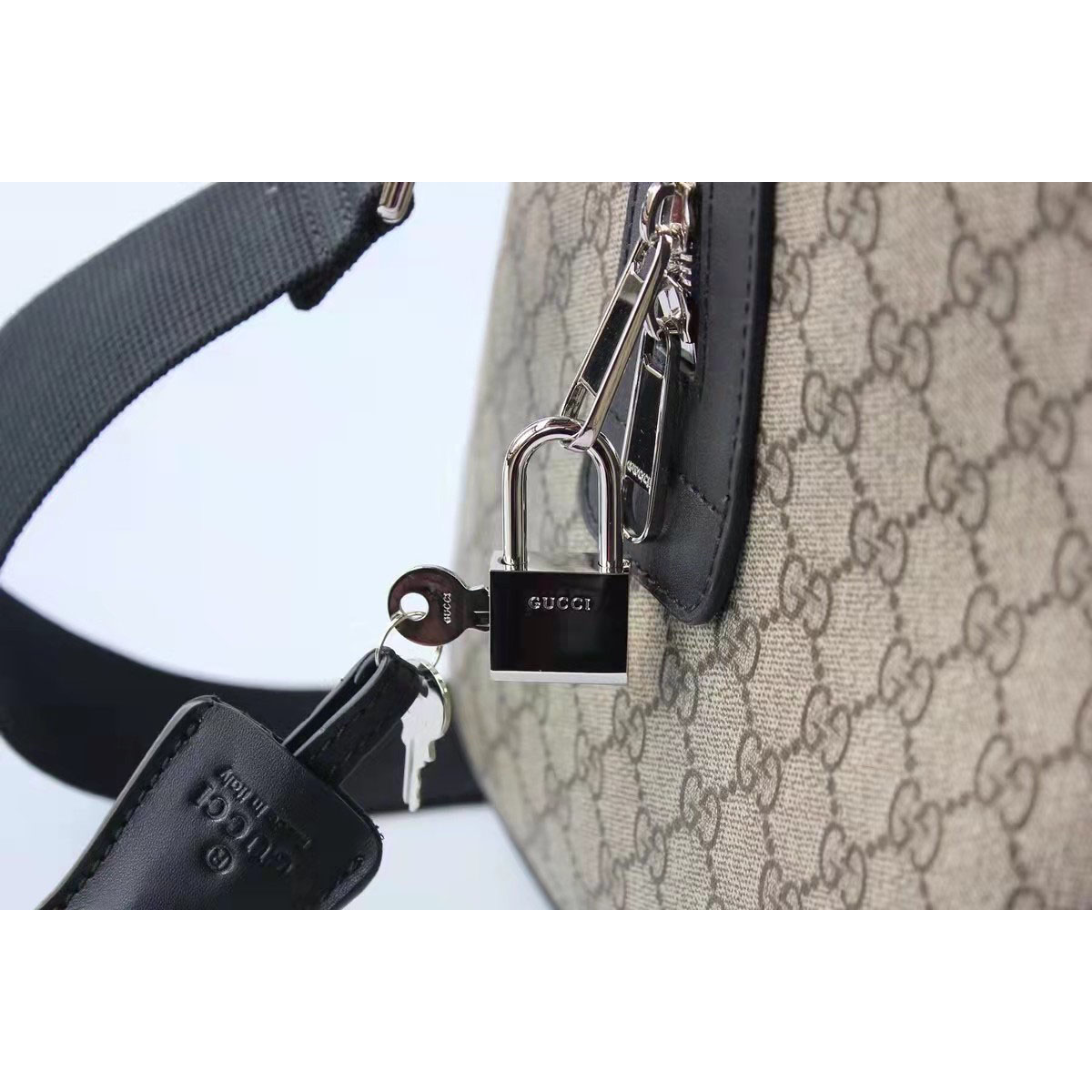 Gucci Luggage Travelling Bag  - FashionPlug