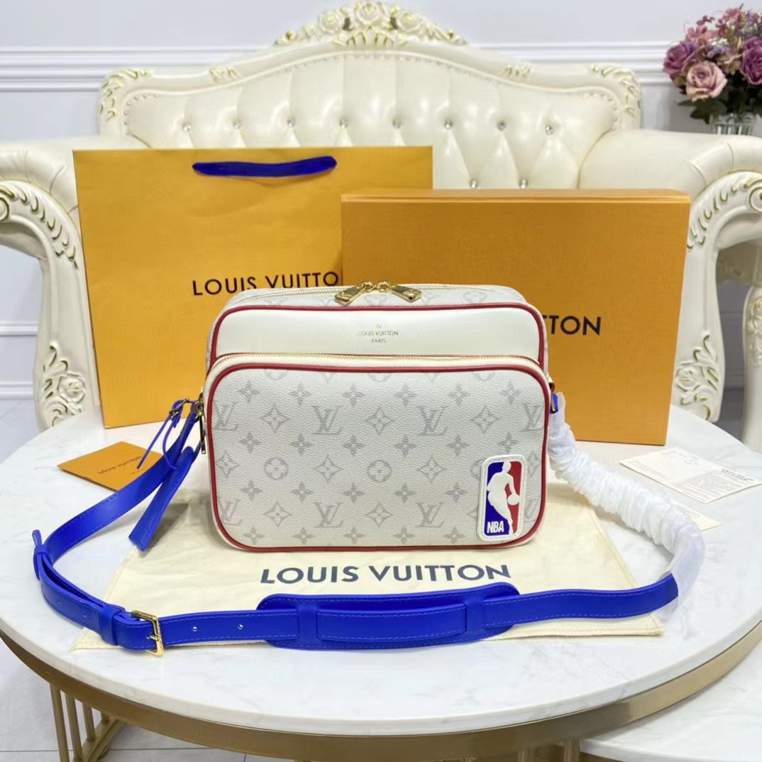 Louis Vuitton NBA Nil  Messenger(29.5-21.5-12CM) - FashionPlug