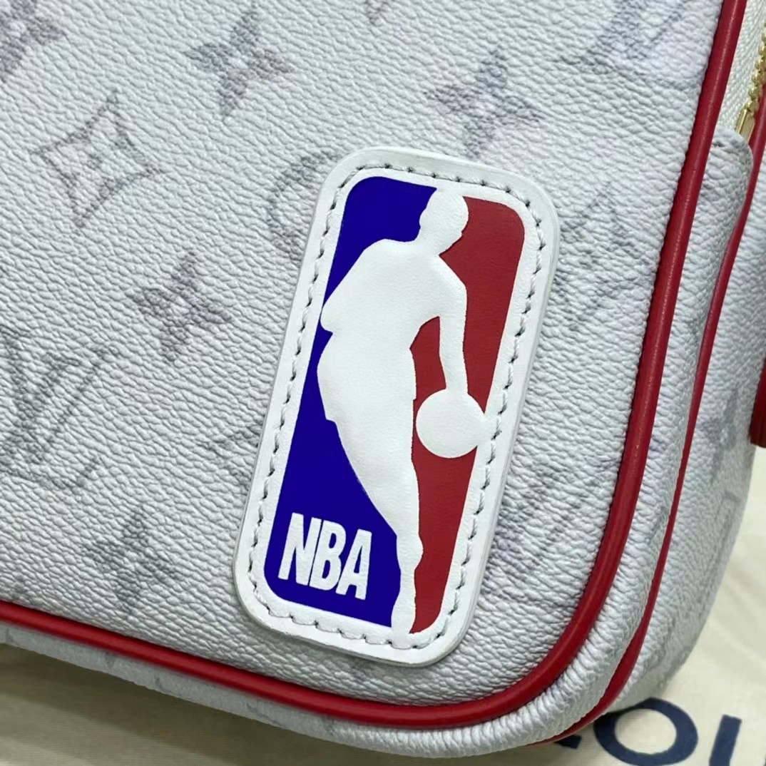 Louis Vuitton NBA Nil  Messenger(29.5-21.5-12CM) - FashionPlug