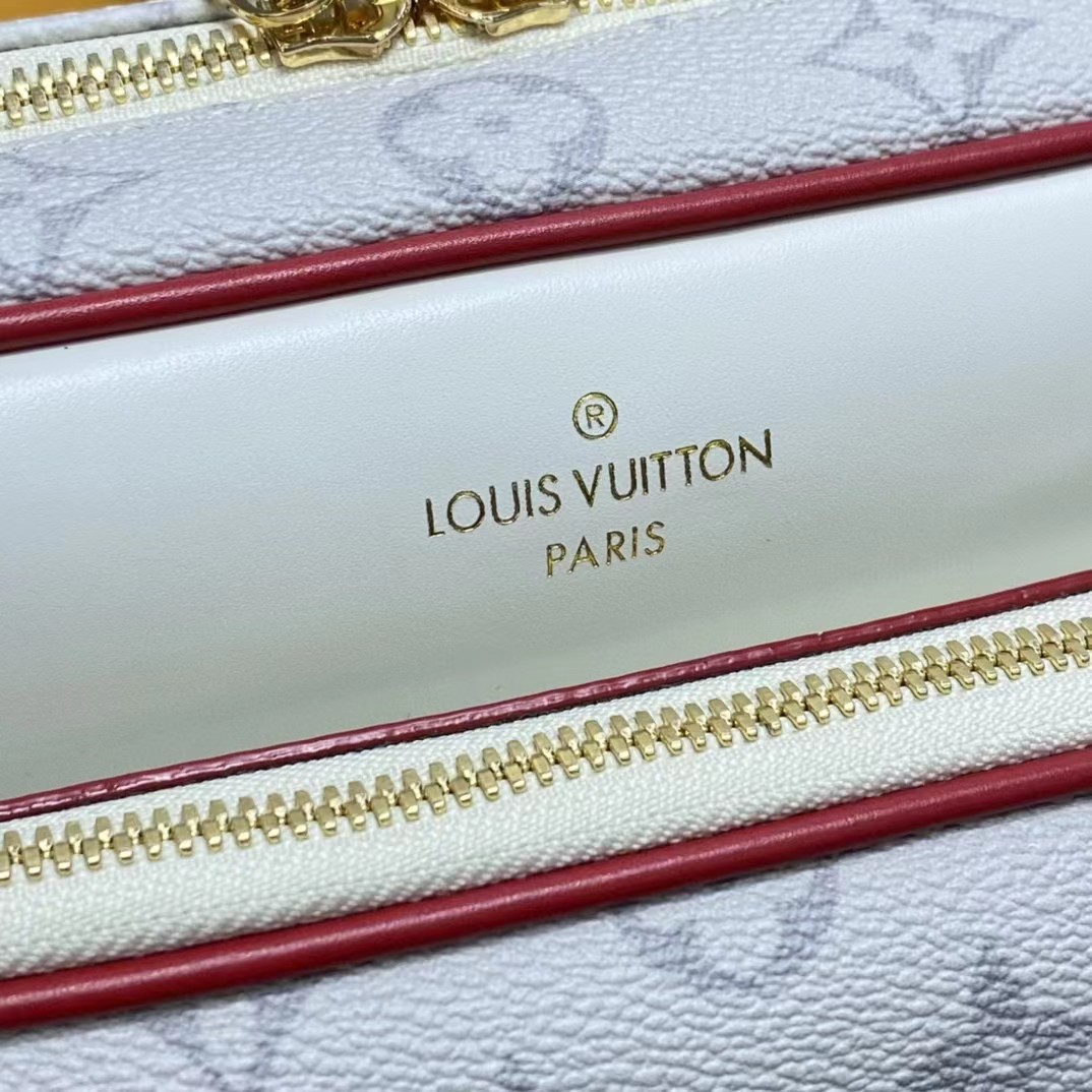 Louis Vuitton NBA Nil  Messenger(29.5-21.5-12CM) - FashionPlug