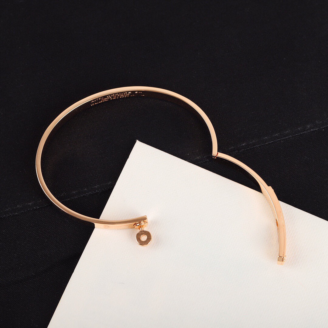 Hermes Bracelets  - FashionPlug