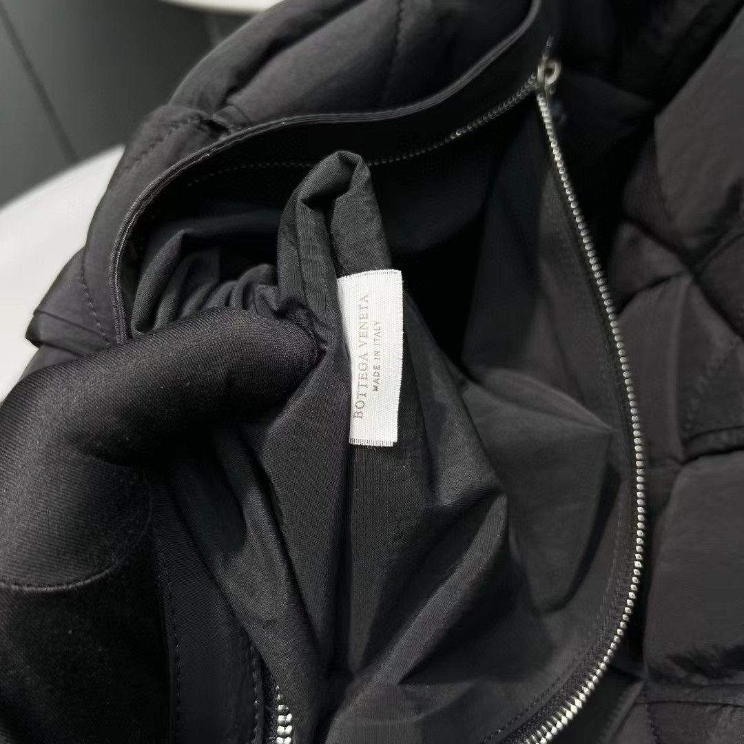 Bottega Veneta  Padded Tech Cassette Shoulder bag - FashionPlug
