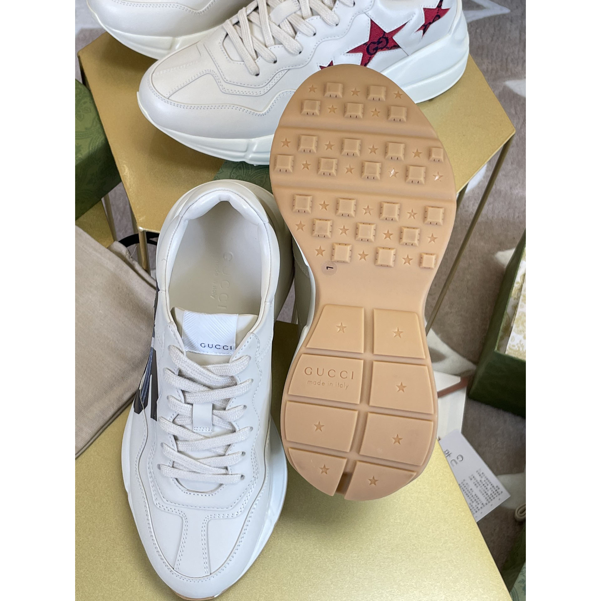 Gucci Men's Sneaker  - FashionPlug