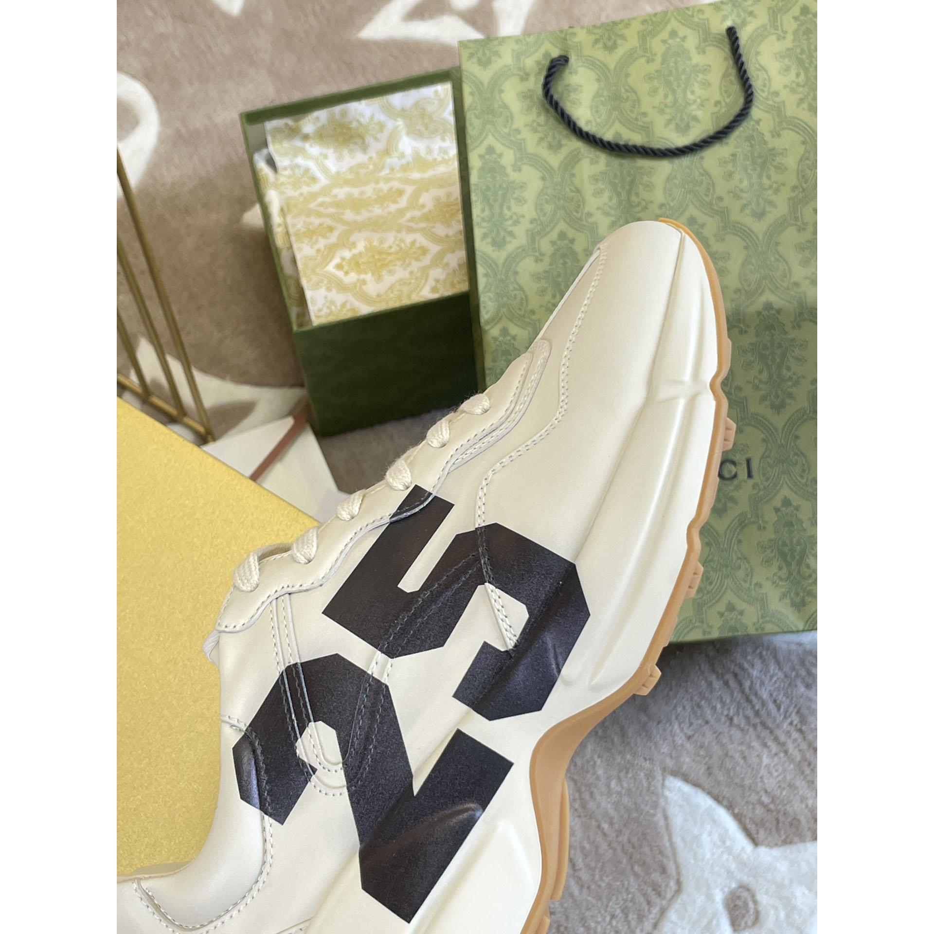 Gucci Men's Sneaker  - FashionPlug