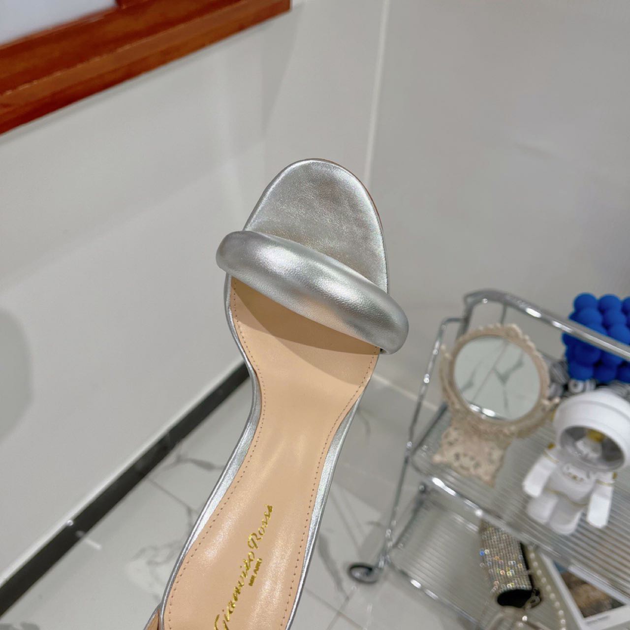 Gianvito Rossi   Bijoux 105 Leather Sandals - FashionPlug