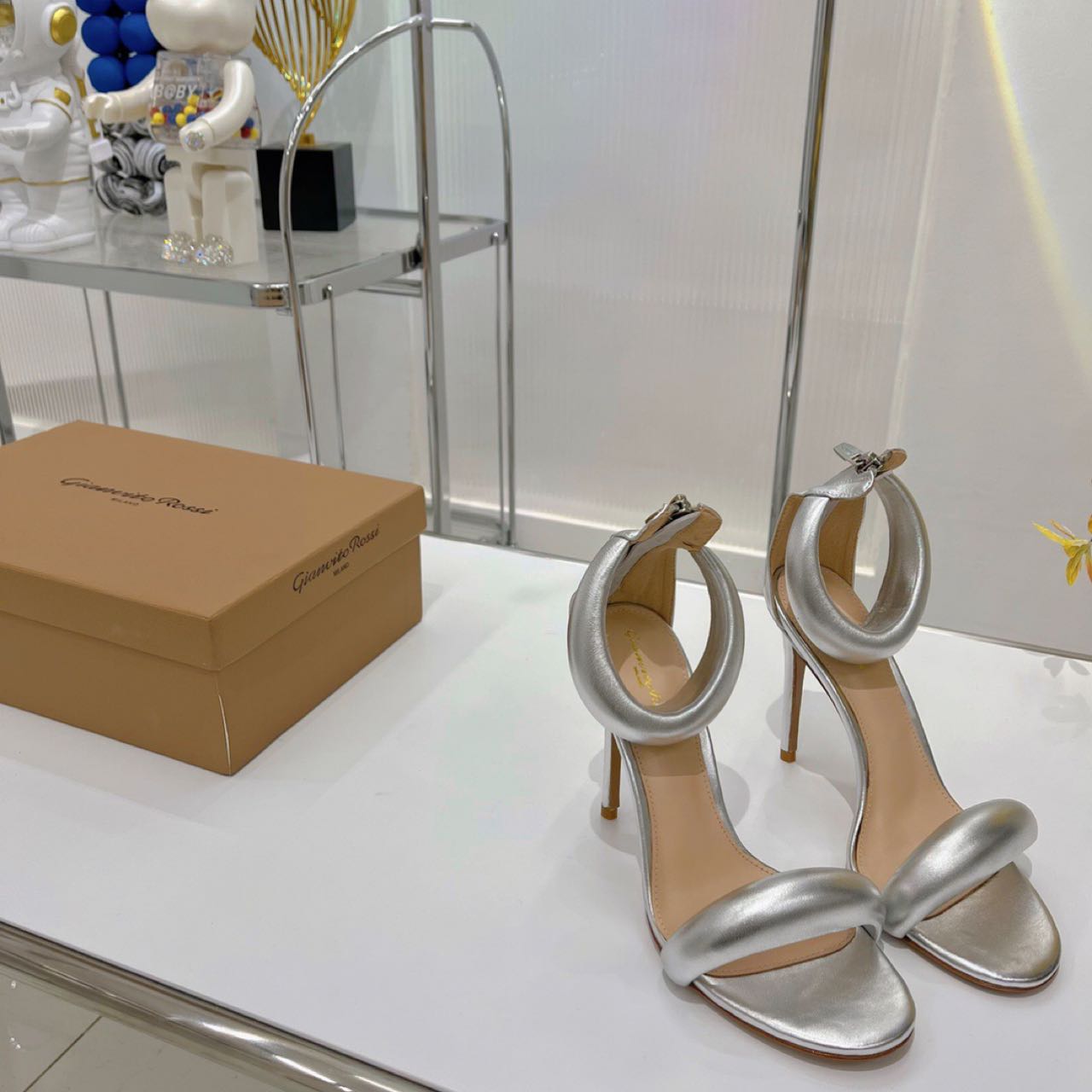Gianvito Rossi   Bijoux 105 Leather Sandals - FashionPlug