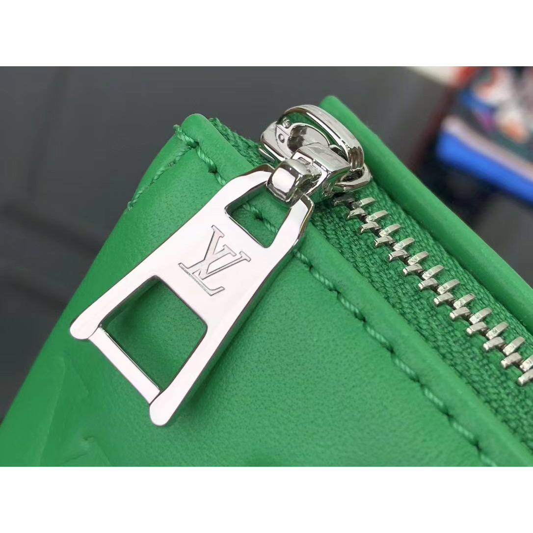 Louis Vuitton  Handbag （20 x 16 x 12cm） - FashionPlug