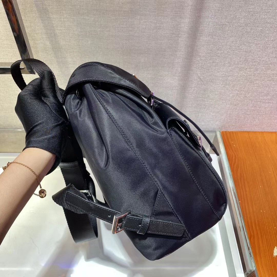 Prada Logo Plaque Backpack(23.5-28-12cm) - FashionPlug