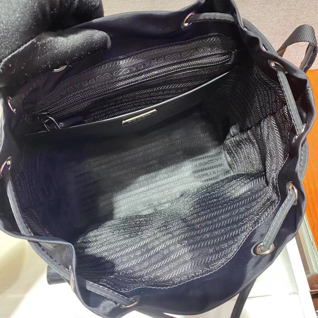 Prada Logo Plaque Backpack(23.5-28-12cm) - FashionPlug