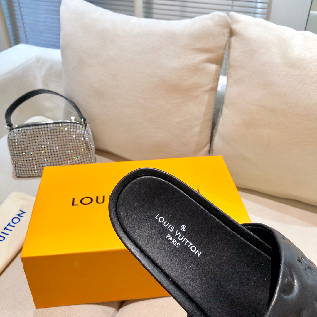 Louis Vuitton Slides - FashionPlug