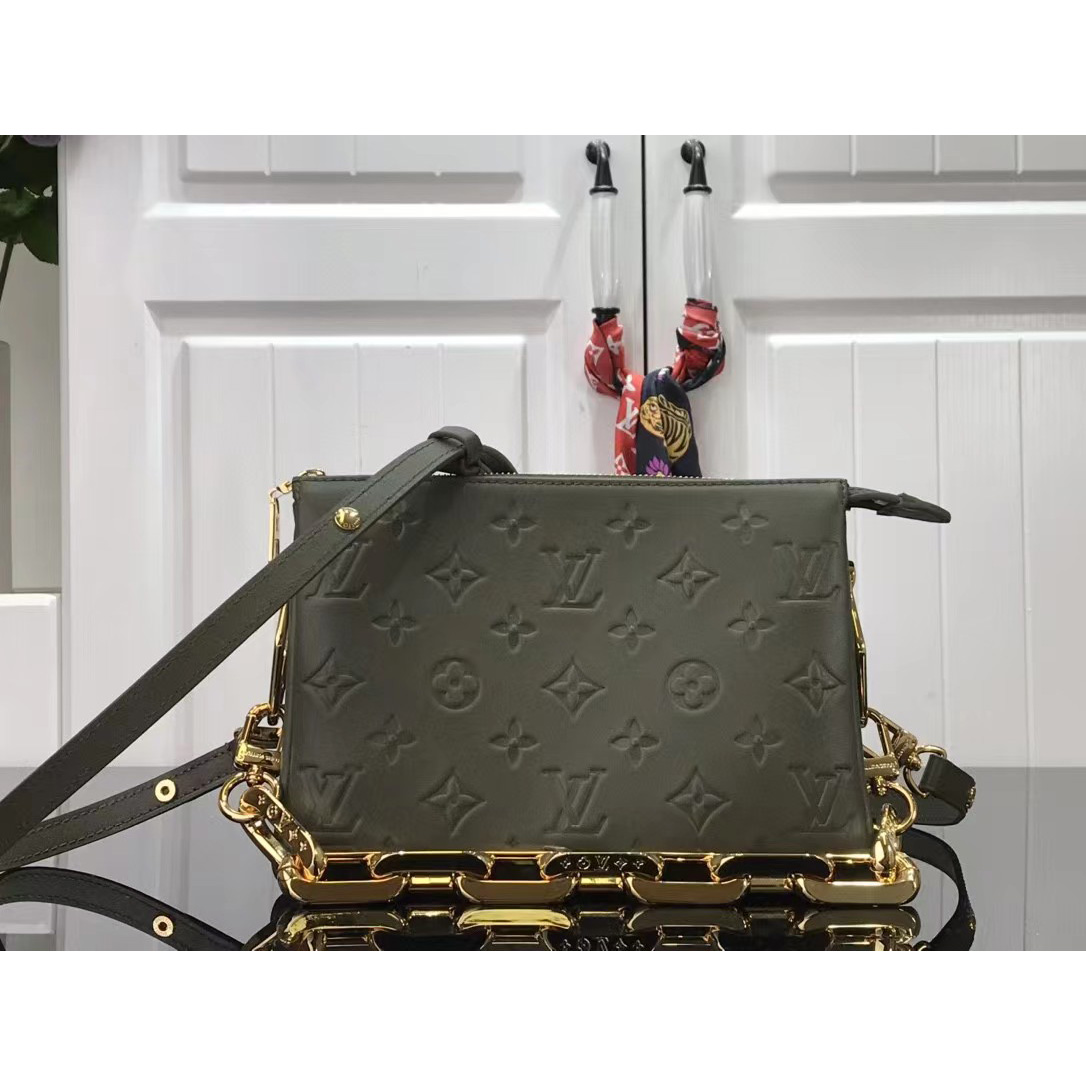 Louis Vuitton  Handbag （20 x 16 x 12cm） - FashionPlug