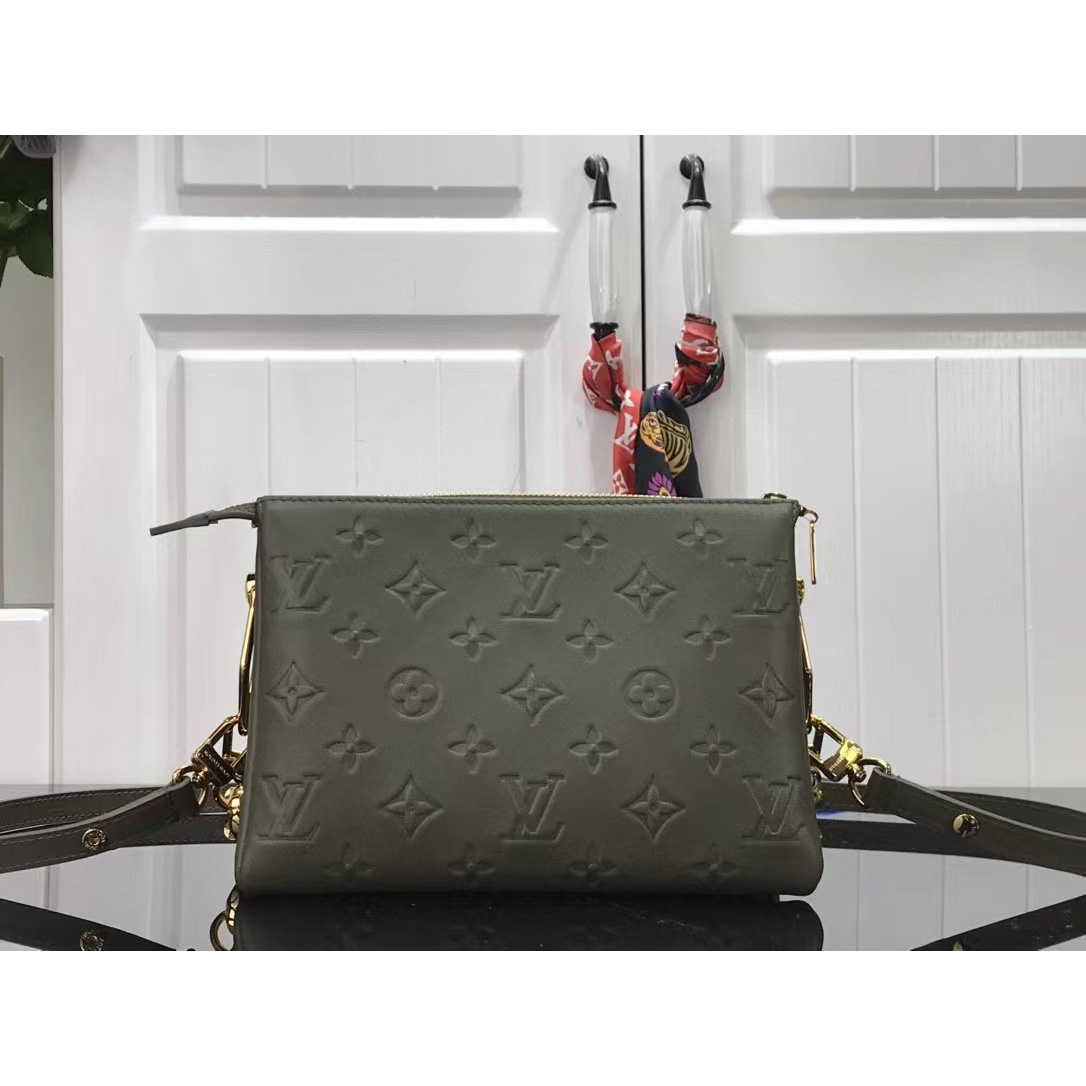 Louis Vuitton  Handbag （20 x 16 x 12cm） - FashionPlug