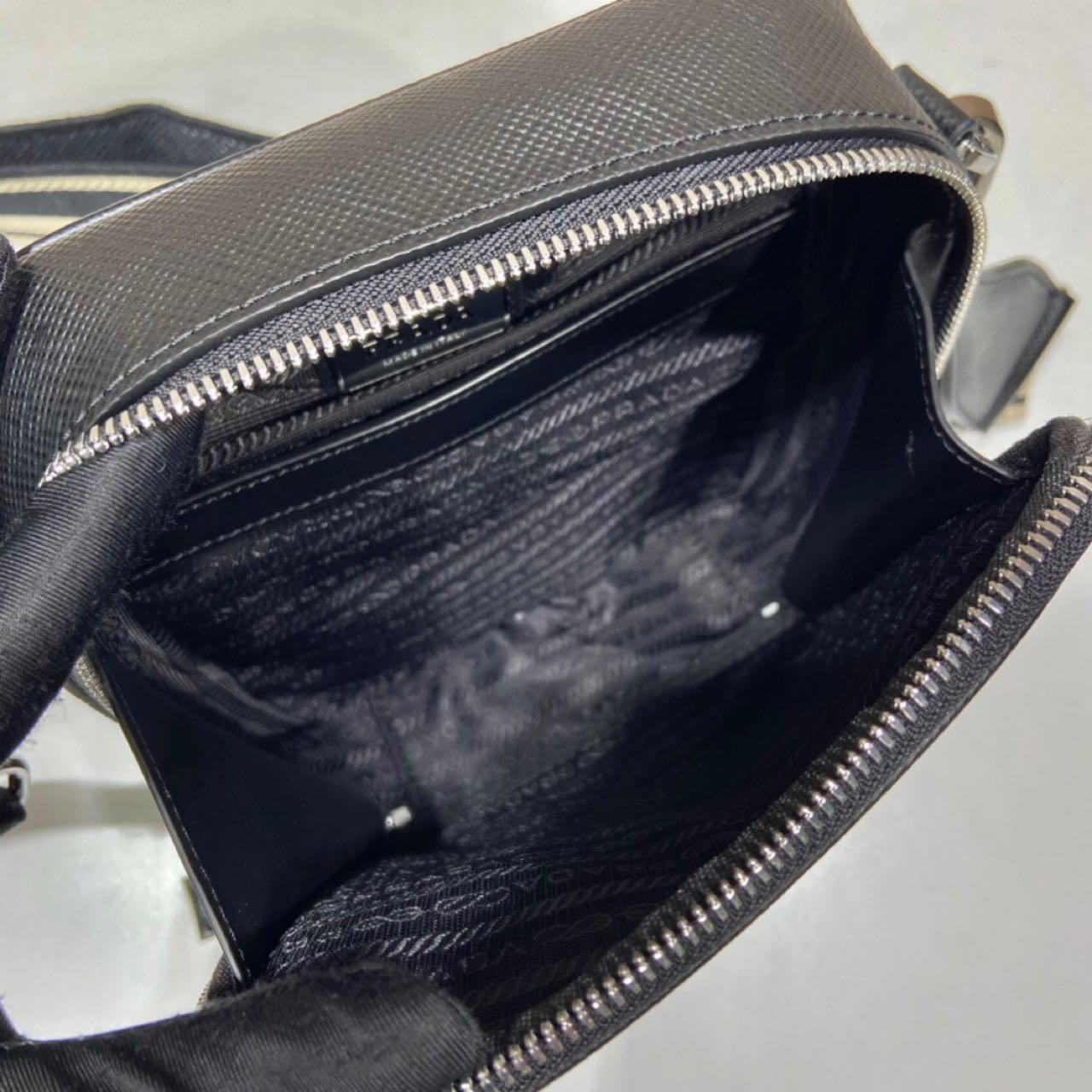 Prada Leather Shoulder Bag（19-16-5.5CM） - FashionPlug
