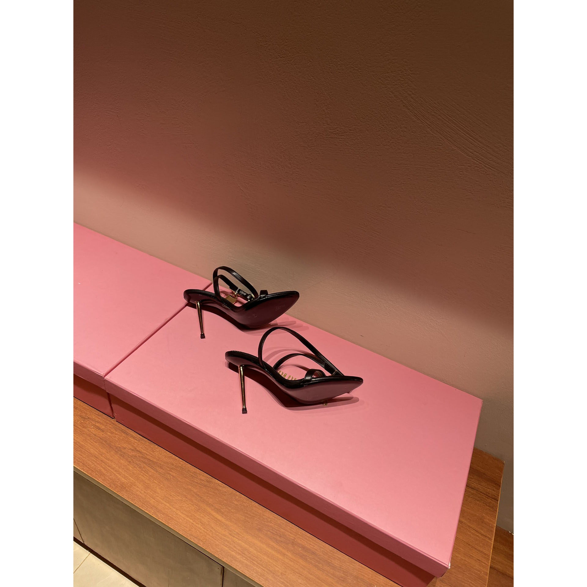 Tom Ford Black Padlock Sandals - FashionPlug
