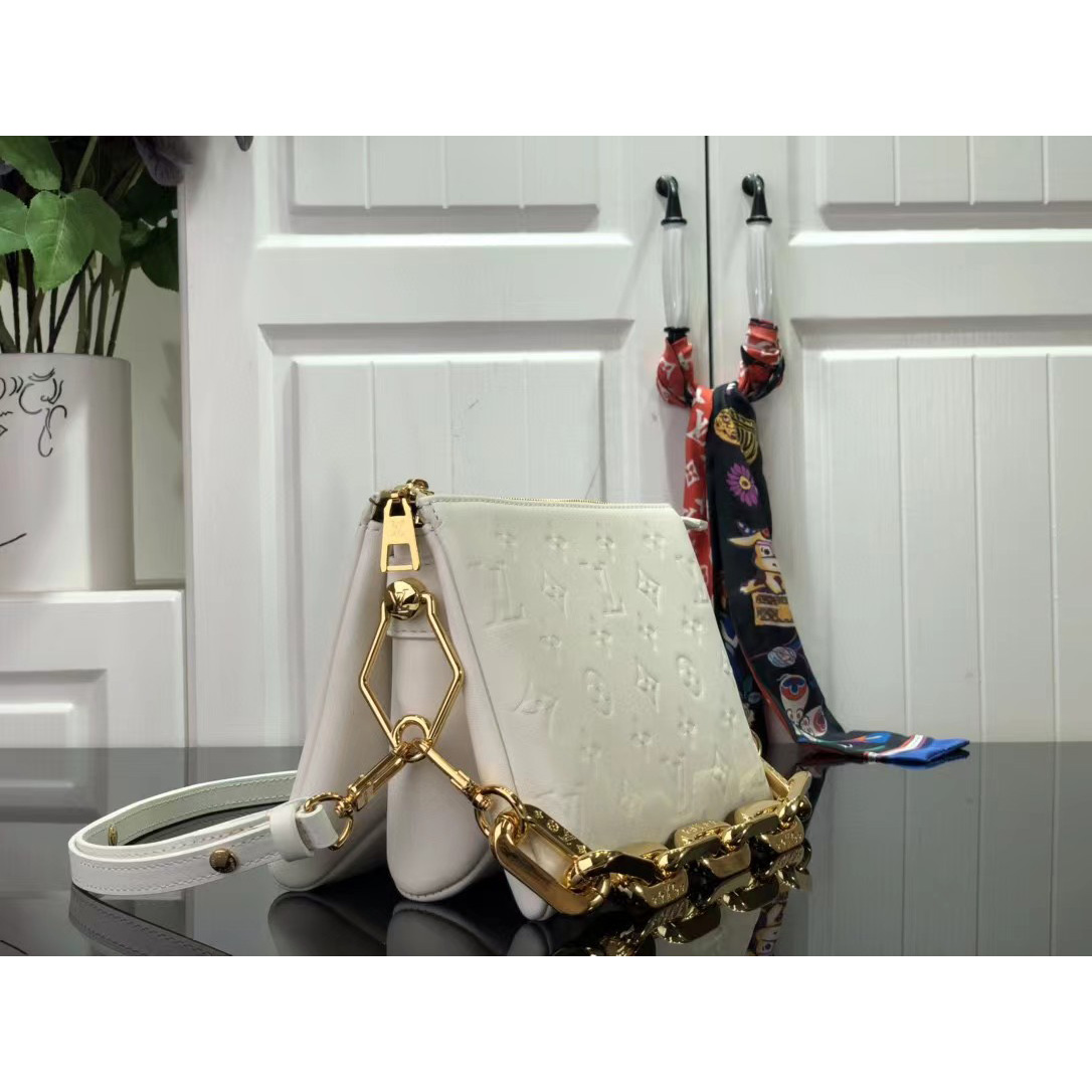 Louis Vuitton  Handbag （20 x 16 x 12cm） - FashionPlug