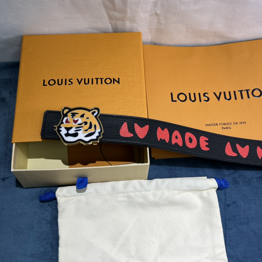 Louis Vuitton Gradient Shape 40MM Reversible Belt - FashionPlug