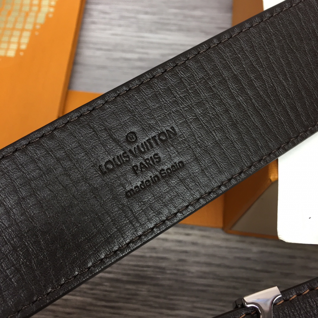 Louis Vuitton Shape 40MM Reversible Belt - FashionPlug