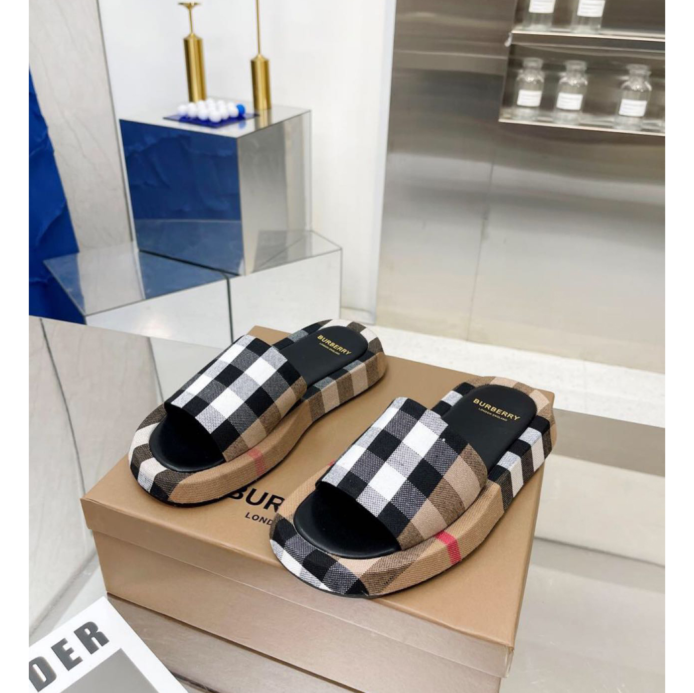 Burberry Check Print Slides - FashionPlug