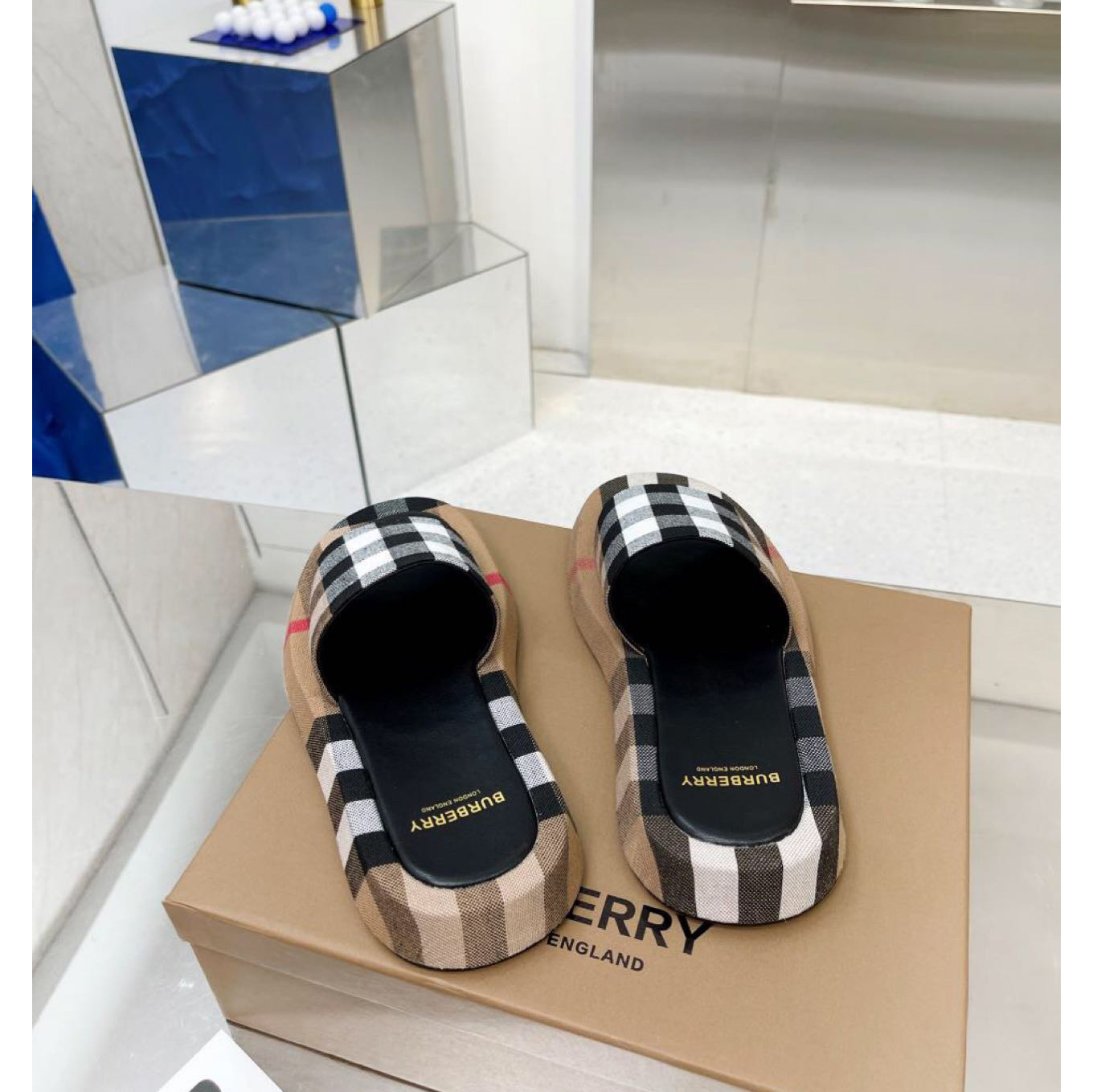 Burberry Check Print Slides - FashionPlug