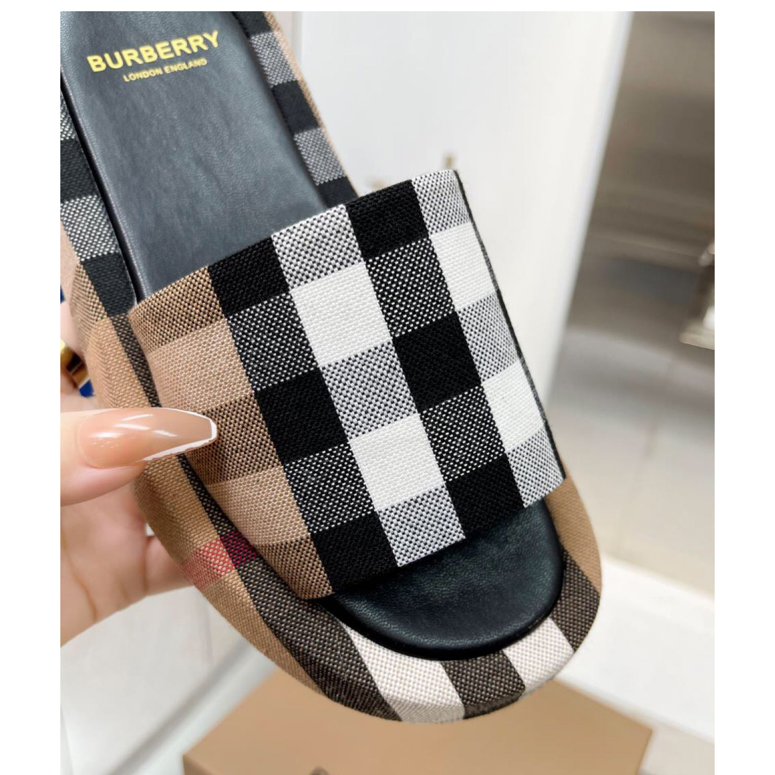 Burberry Check Print Slides - FashionPlug