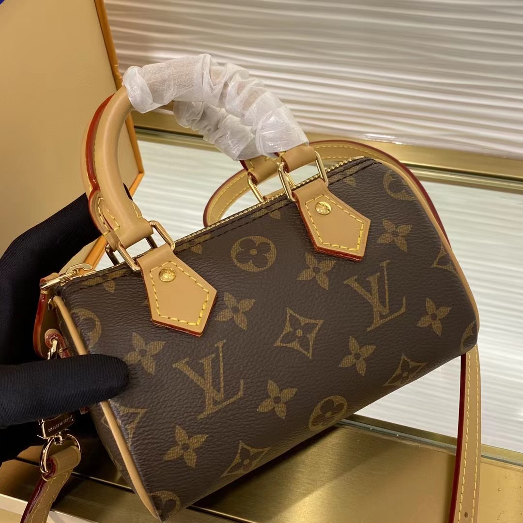 Louis Vuitton Black Monogram Leather Handbag （16-10.5-7CM） - FashionPlug