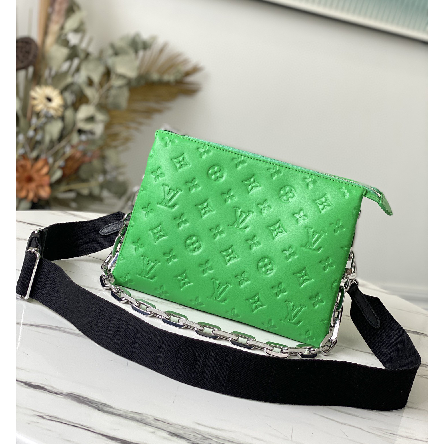 Louis Vuitton  Handbag （26*20*12cm） - FashionPlug