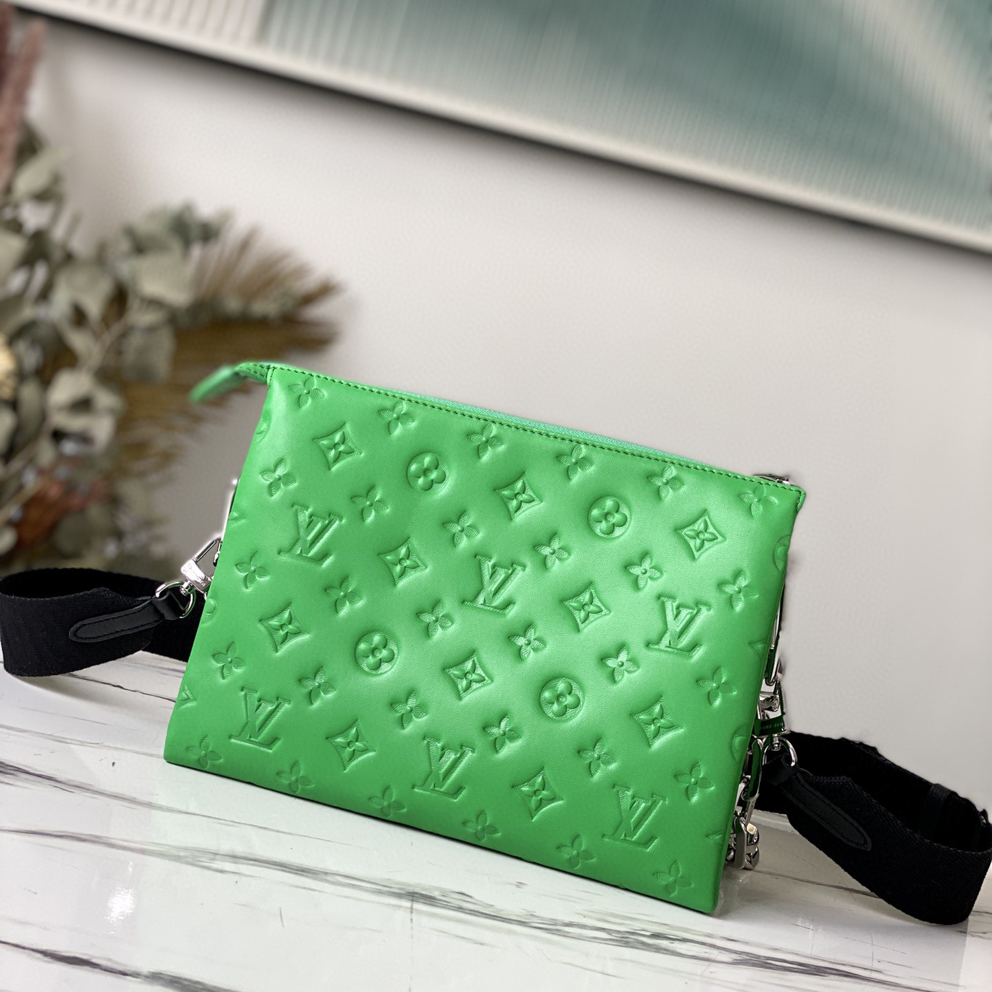 Louis Vuitton  Handbag （26*20*12cm） - FashionPlug