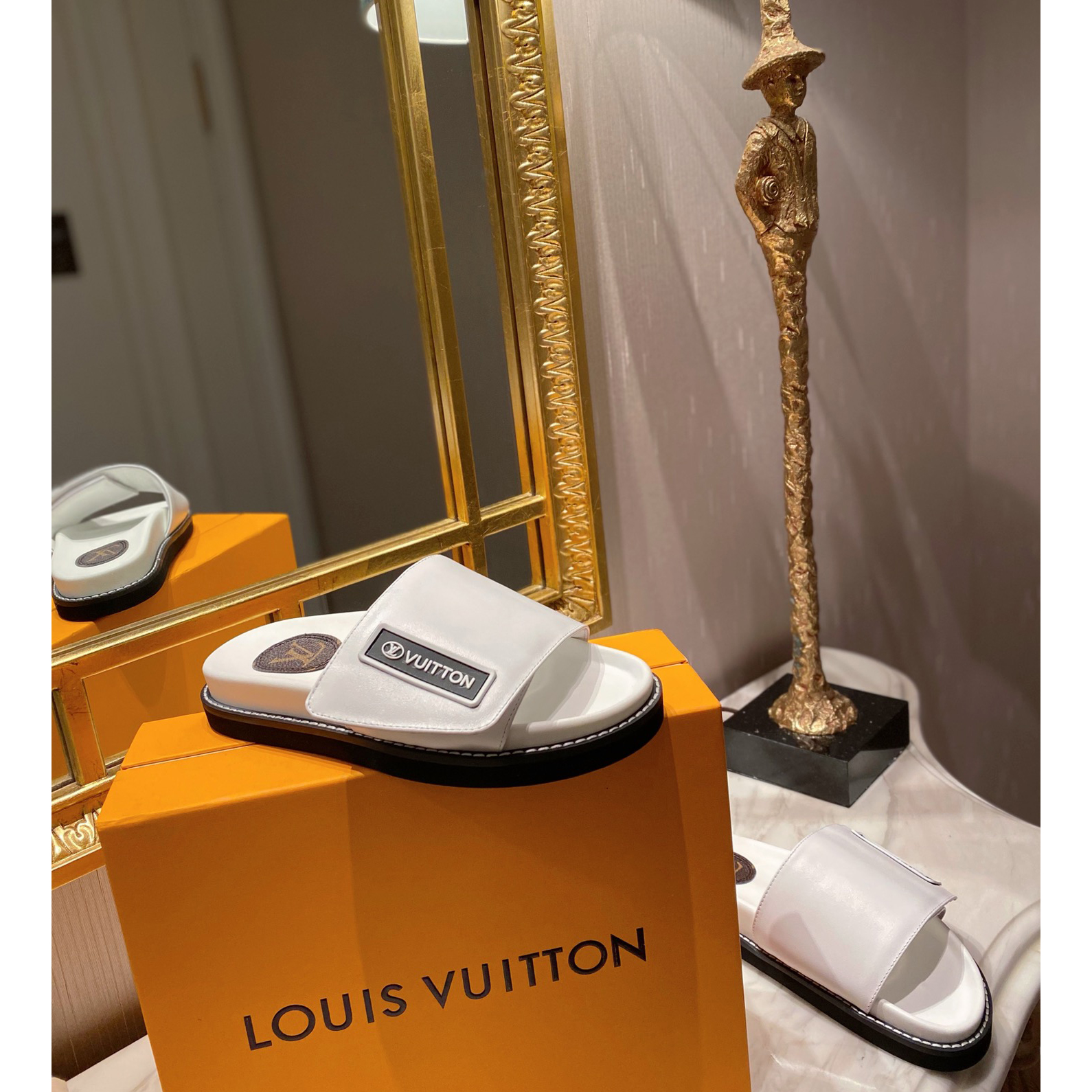 Louis Vuitton Monogram Slipper - FashionPlug